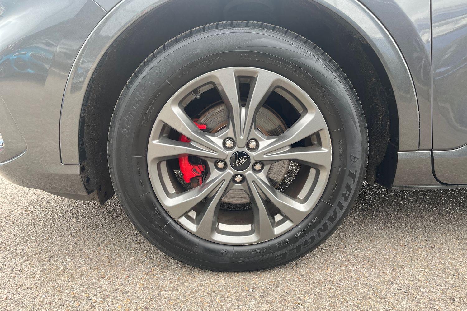 Ford KUGA Photo 36