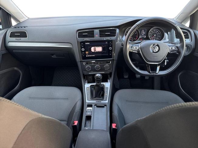 VOLKSWAGEN Golf Photo 10