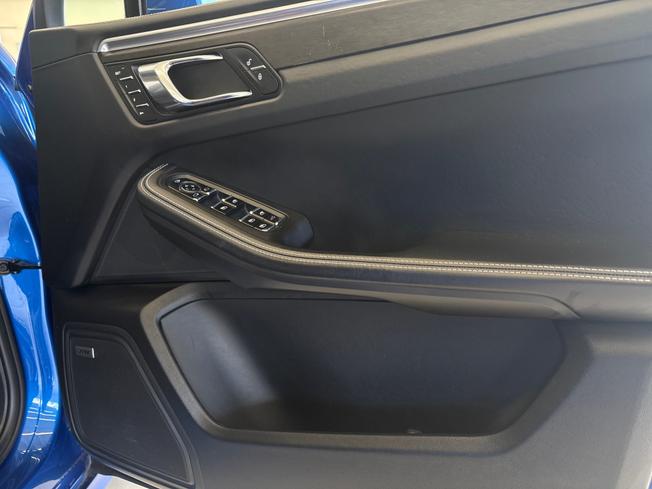 PORSCHE Macan Photo 20
