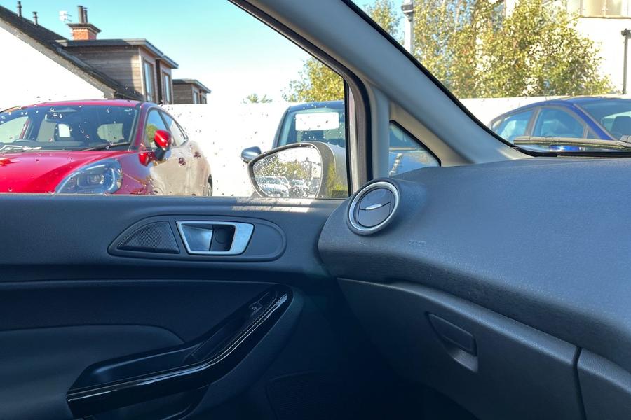 Ford Fiesta Photo autoimg-9929b5cb9182dfff7de6877b30a0f1cb927fb9f6.jpg