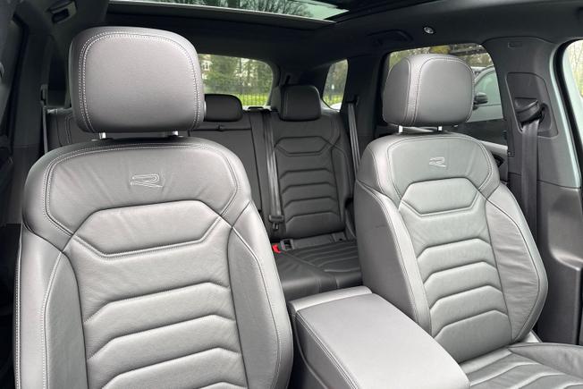 VOLKSWAGEN Touareg Photo 29