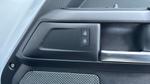 Land Rover Defender Photo 23