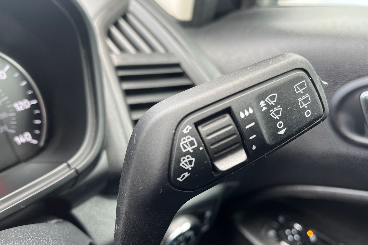 Ford ECOSPORT Photo 14