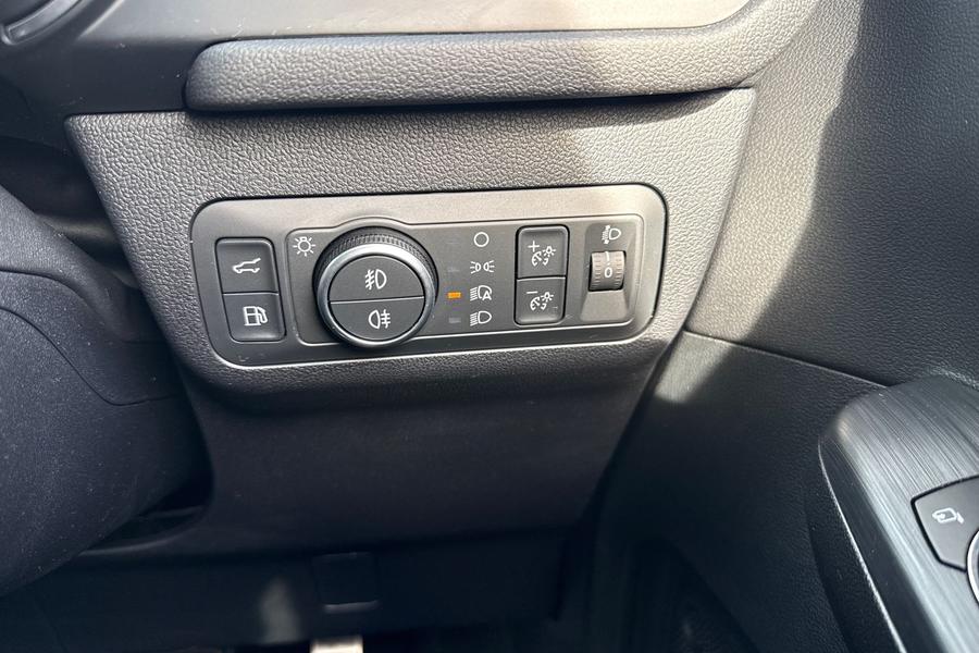 Ford KUGA Photo autoimg-992f30bf8cefd6f8b7d0cc0c07d9fd0cedacdb44.jpg