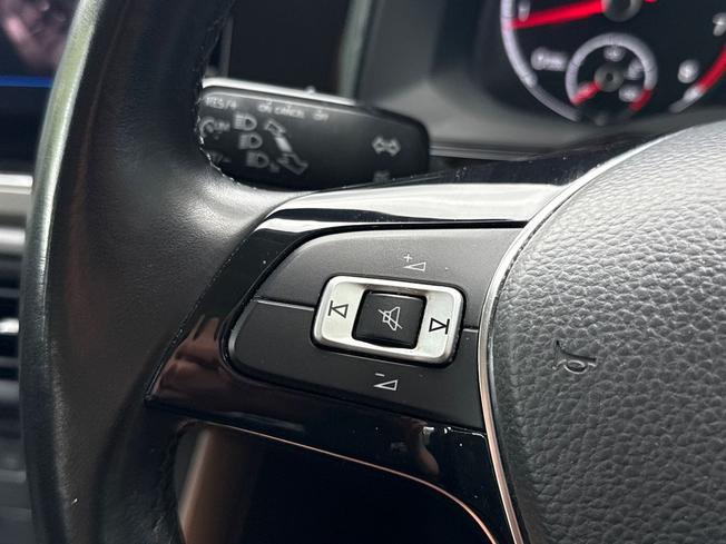 VOLKSWAGEN Polo Photo 16