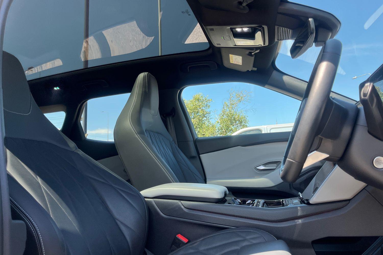 Ford Explorer Photo 16