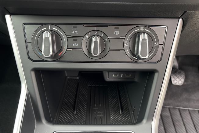 VOLKSWAGEN Polo Photo 27