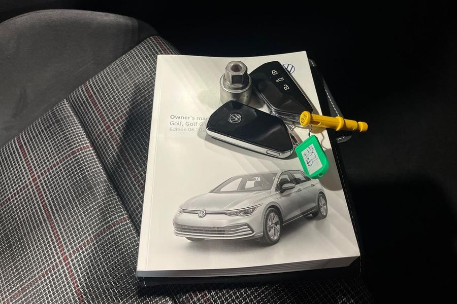 Volkswagen GOLF Photo autoimg-99412585e991b8cb0bf87d7673912a68d9b1dc50.jpg