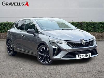 Used 2025 Renault CLIO 1.6 E-TECH full hybrid Techno (1 Grey at Gravells