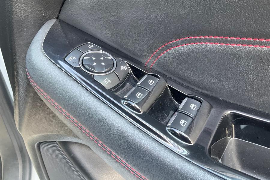 Ford S-MAX Photo autoimg-9949f500d6125a3f3a136197786d12f95fa93743.jpg