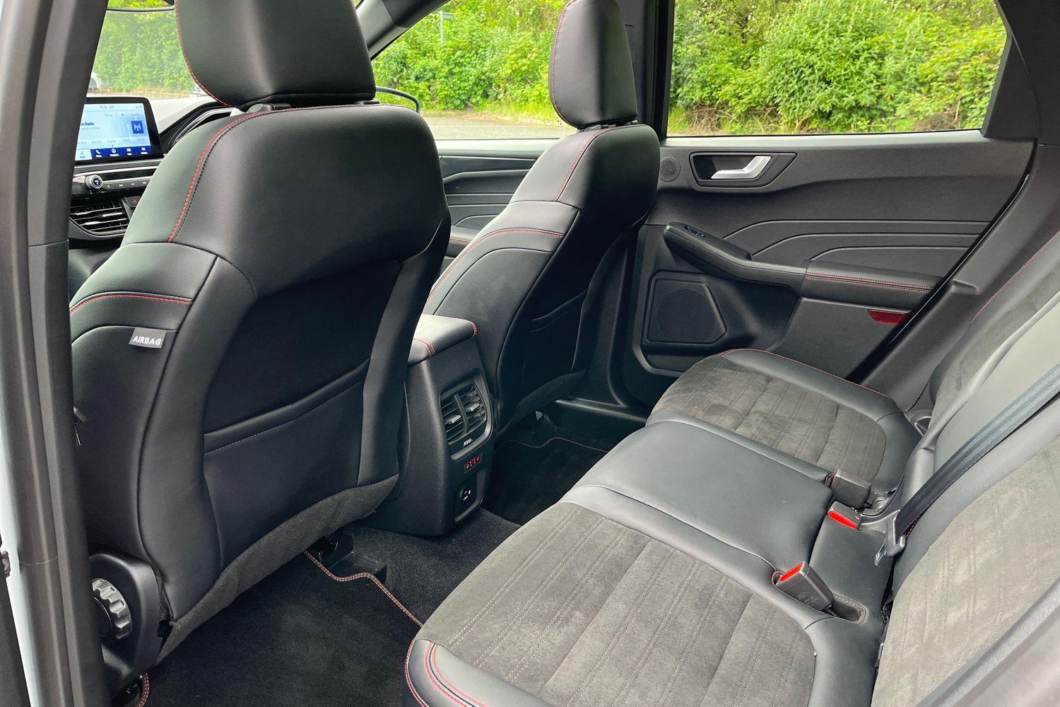 Ford KUGA Photo 35