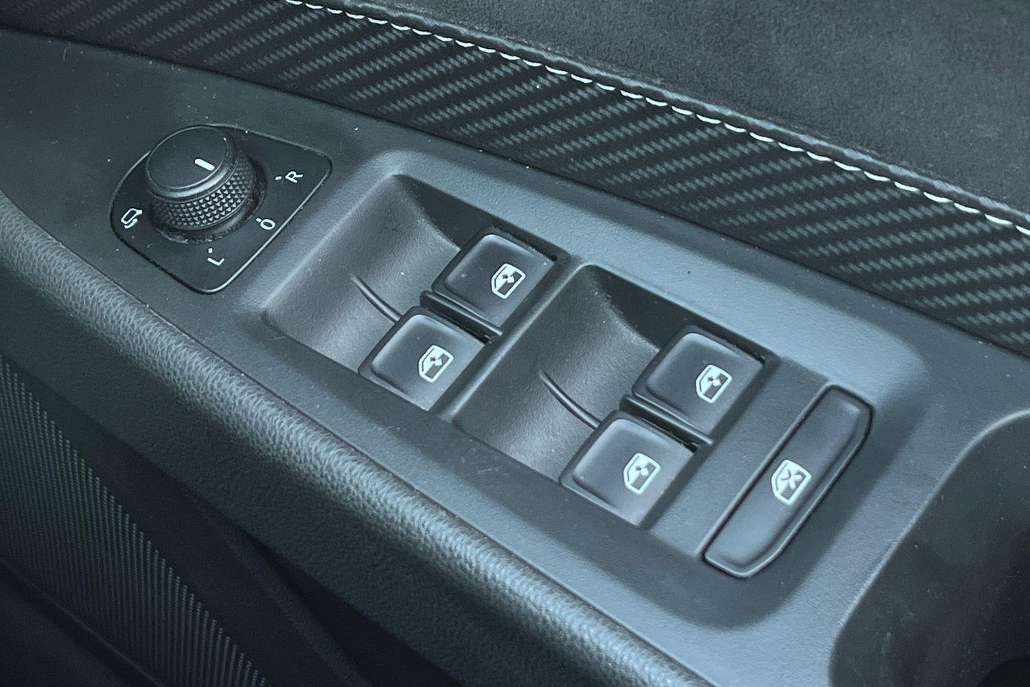 SEAT LEON Photo 15