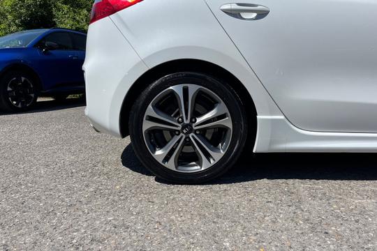 Kia Ceed Photo autoimg-994ff44e28a1369275a589308cfabf92e78d98d2.jpg