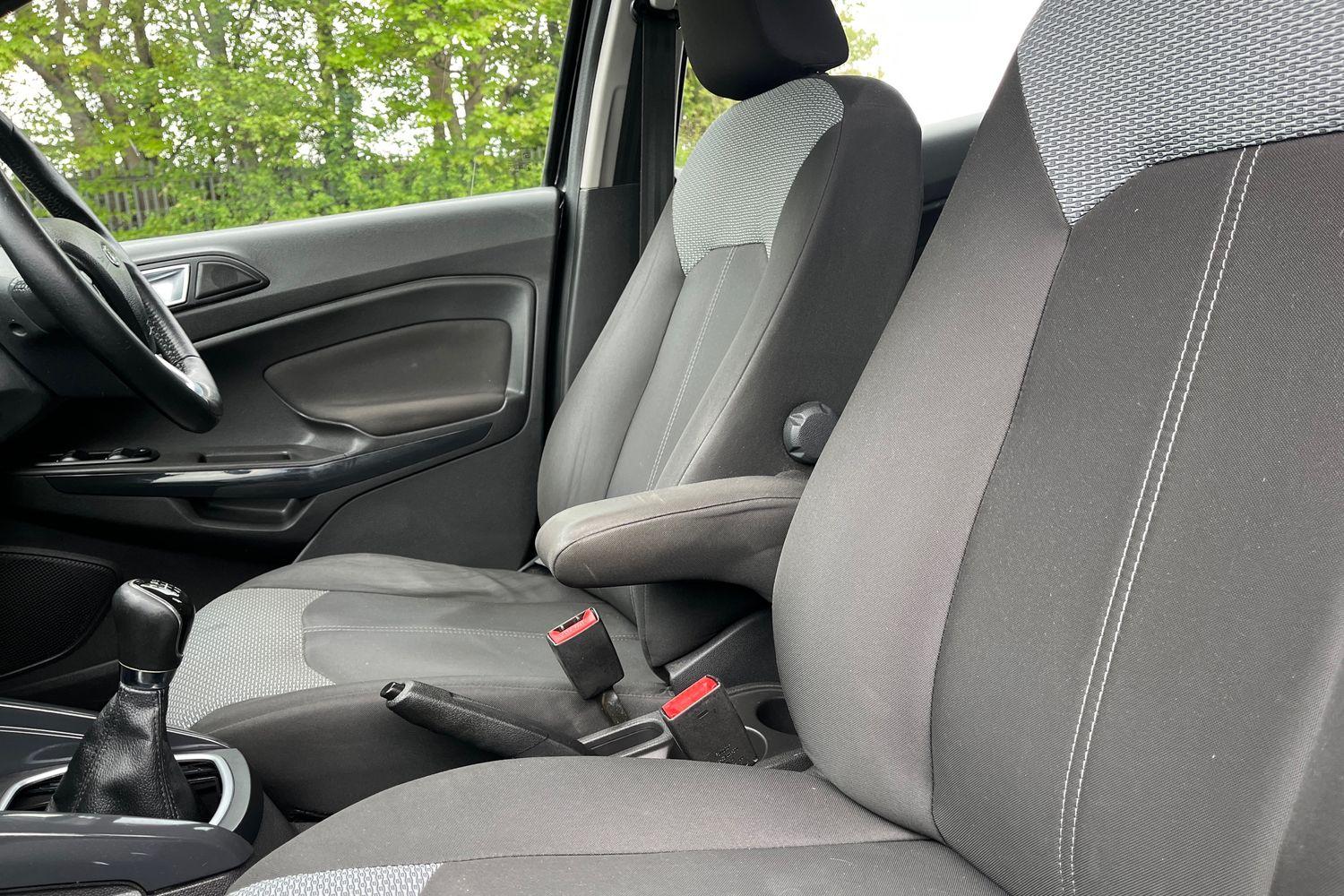 Ford ECOSPORT Photo 18