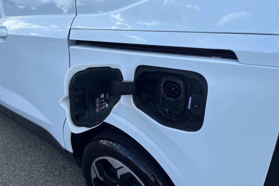 Ford E-Transit Courier Photo autoimg-9951c52f9a5f75b173f9ceddb0c75a26dba39b8b.jpg