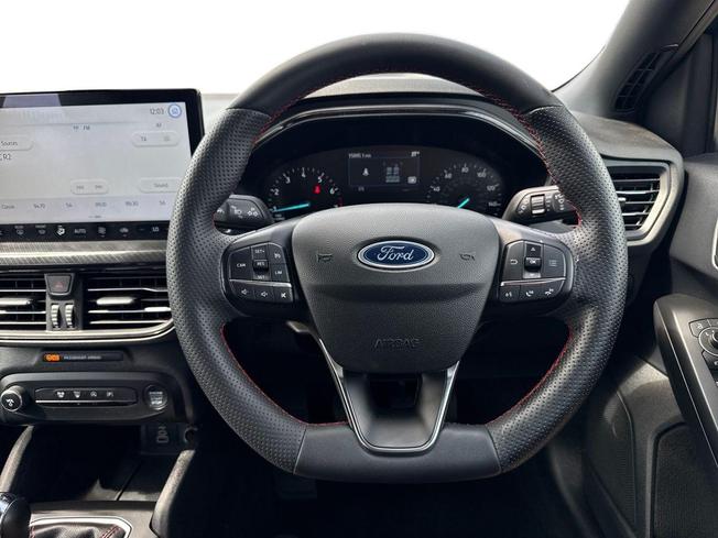 FORD Focus Photo 11