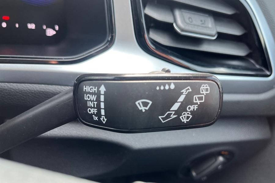 Volkswagen T-ROC Photo autoimg-9958c923d7e681db4f5bb925336a12f9c0a1f260.jpg
