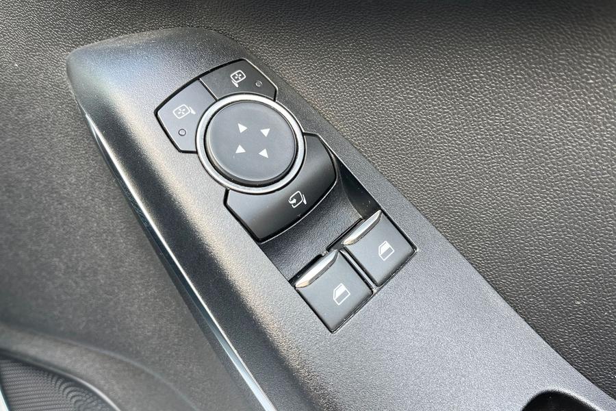 Ford Fiesta Photo autoimg-9958f41dbf2d96b2809749c0daaa315c629fc5cf.jpg