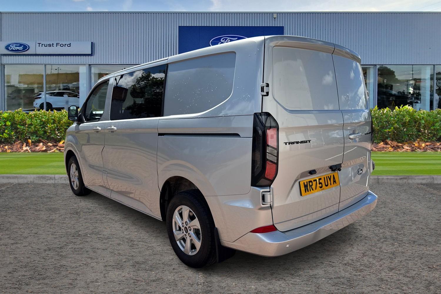 Ford TRANSIT CUSTOM Photo 1