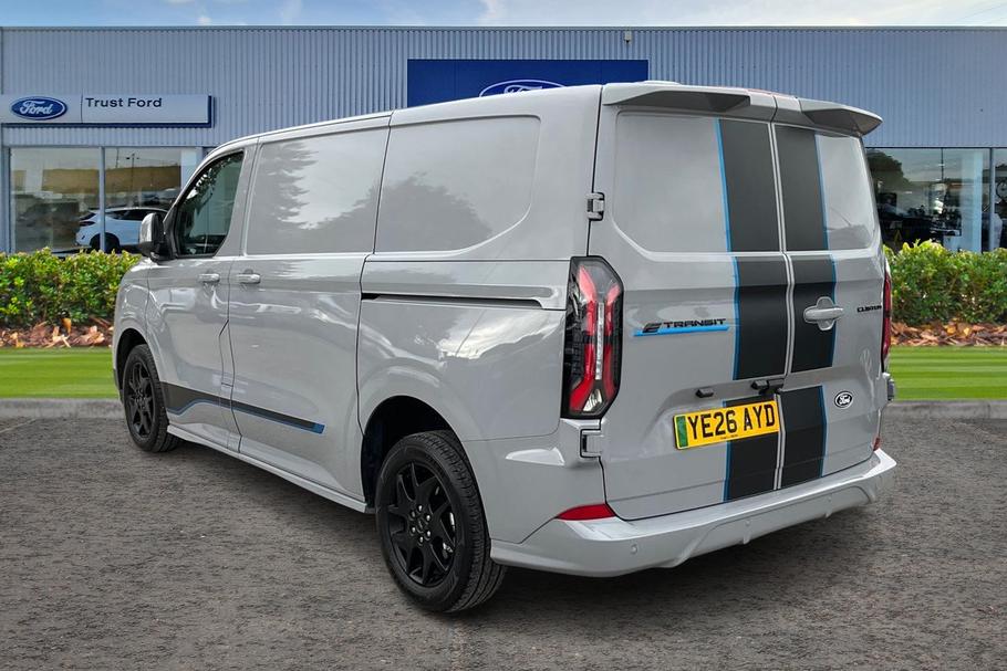 Used Ford TRANSIT CUSTOM YE26AYD 2