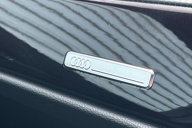 AUDI Q3 Photo 32