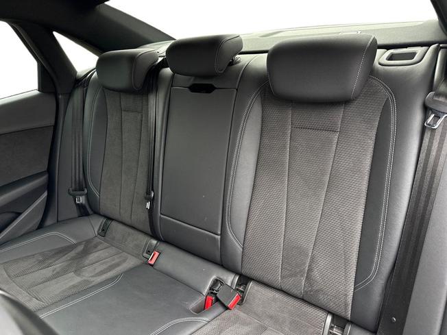 AUDI A4 Photo 9