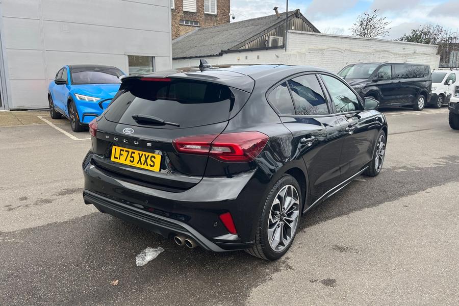 Ford FOCUS Photo autoimg-996594d533b8336cf68ab5a5fa2ec6ba5de89784.jpg