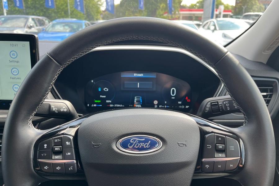 Ford KUGA Photo autoimg-9965d899aac5157703dfc5b1e7cc3d876527f366.jpg
