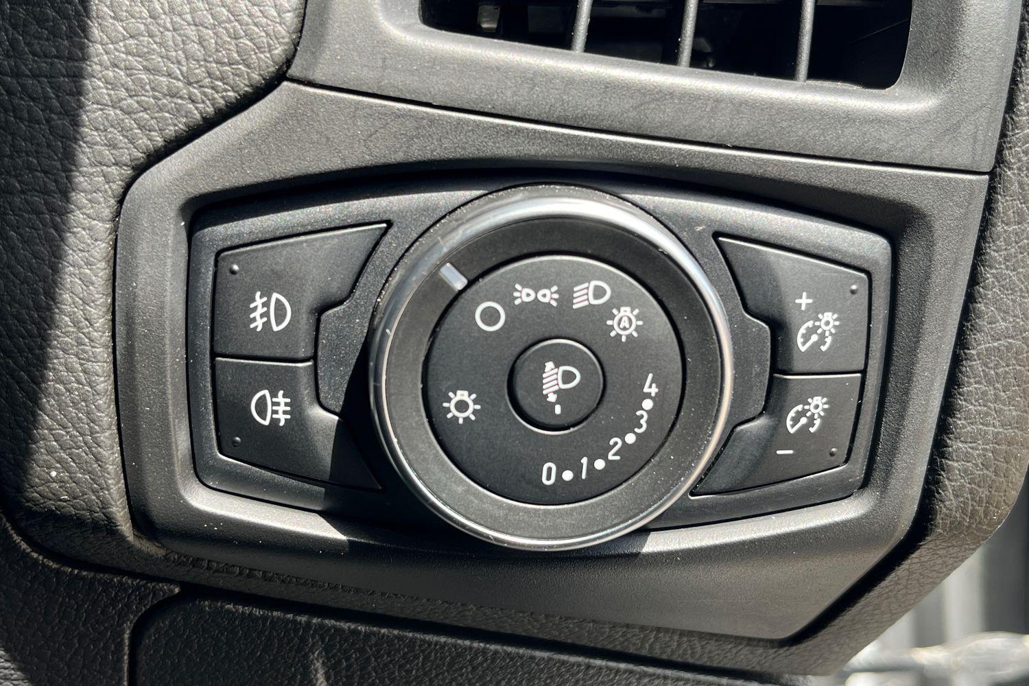 Ford FOCUS Photo 22