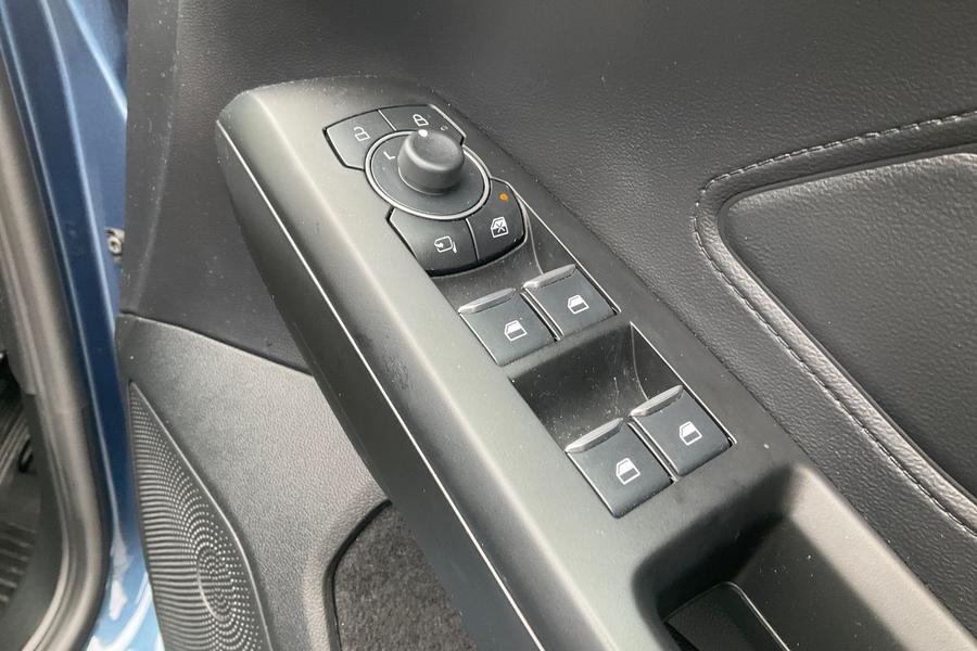 Ford Focus Photo autoimg-996a00490976ef3f779f0a203f36be0c375a0724.jpg