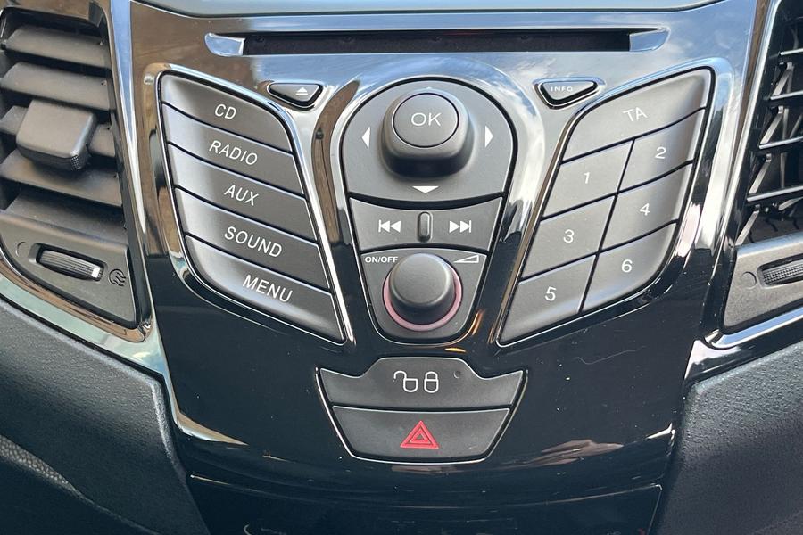 FORD FIESTA Photo autoimg-996c1c19065181185fbd61acae652d12a0e46c9e.jpg