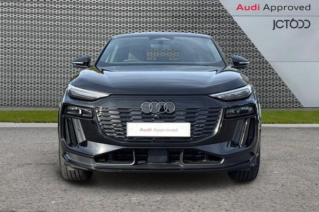 AUDI Q6 E-Tron Photo 8