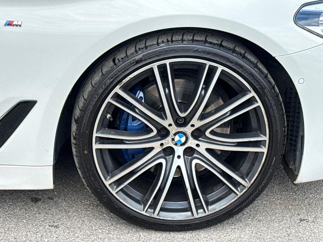 BMW 5 Series Photo 24