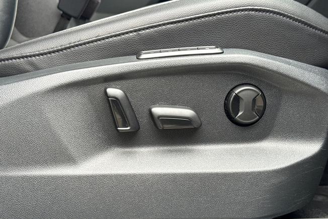 VOLKSWAGEN Tiguan Photo 22