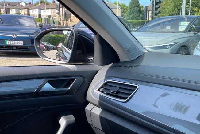 VOLKSWAGEN T-Roc Photo 38
