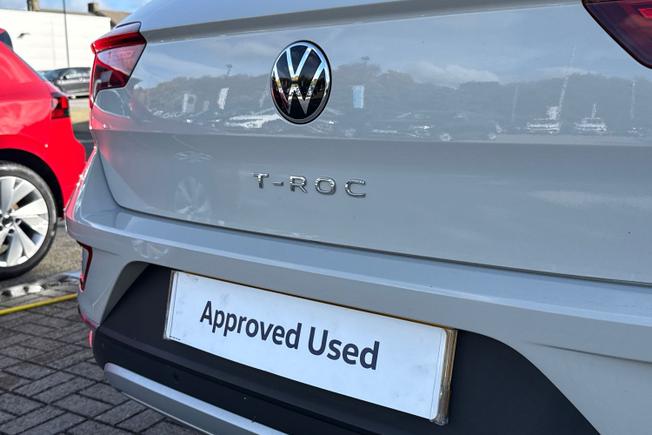 VOLKSWAGEN T-Roc Photo 25