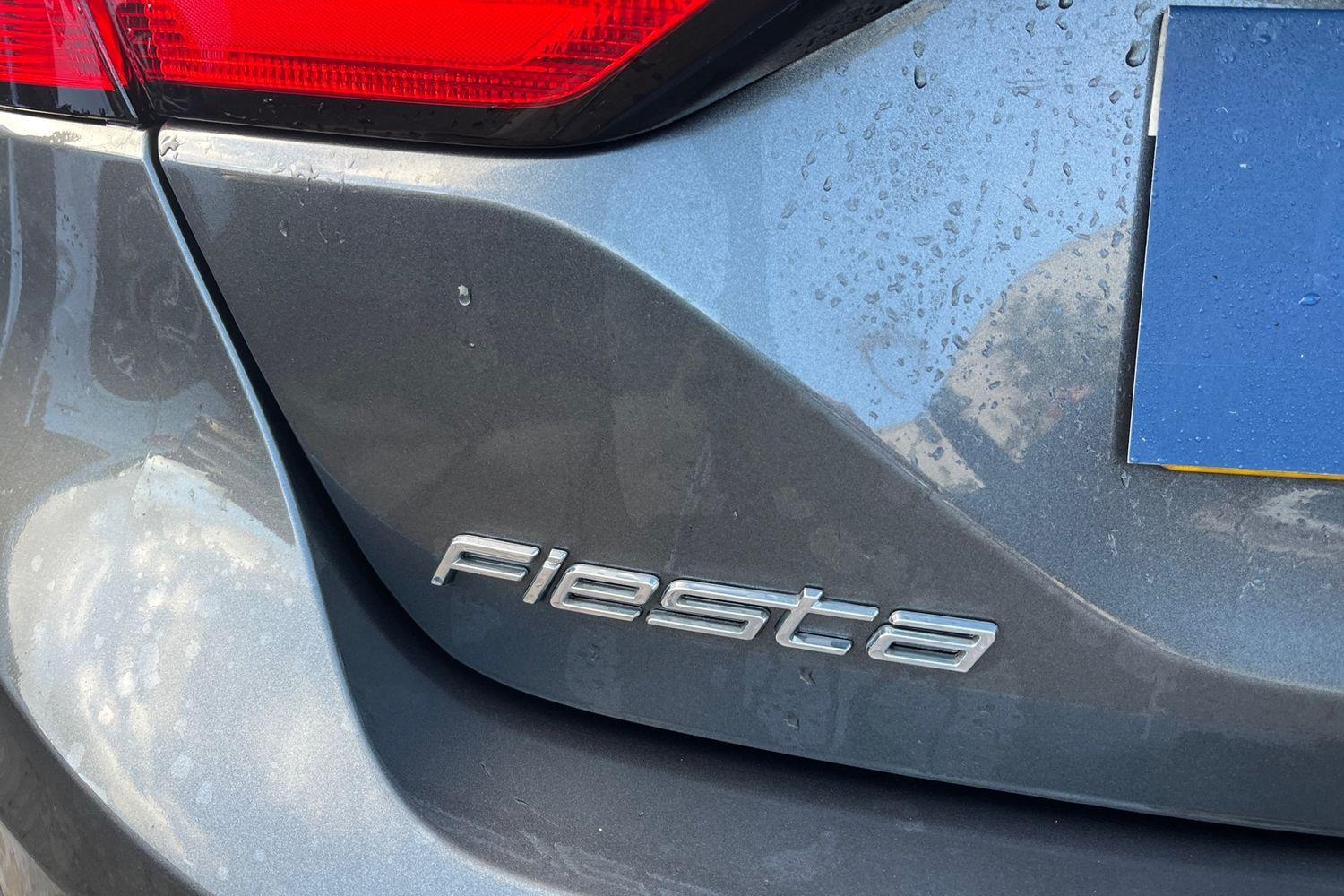 Ford FIESTA Photo 38