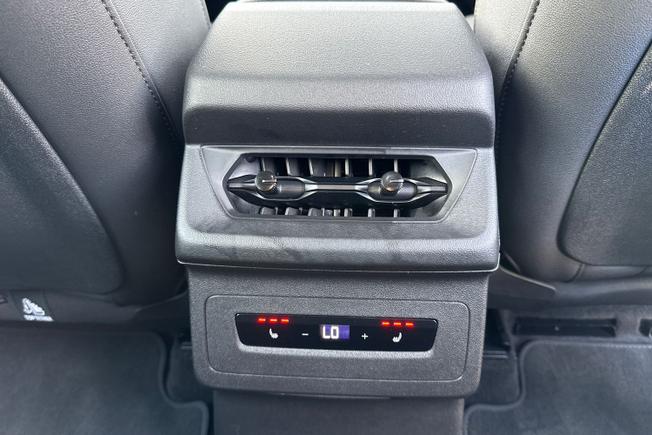 AUDI Q6 e-tron Photo 50