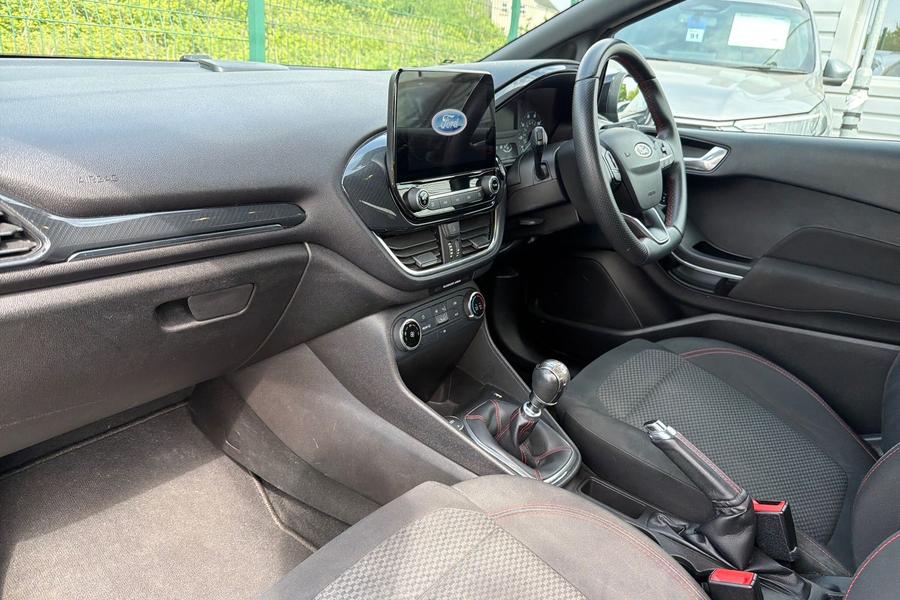 Ford FIESTA Photo autoimg-997fc13f2f95c5ff03a531d3fbd08316b321b84f.jpg