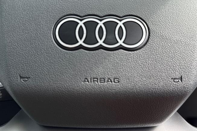 Audi Q6 e-tron Photo 26