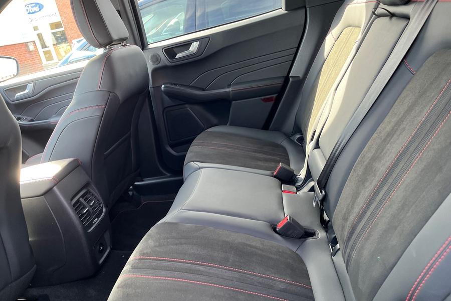 Ford Kuga Photo autoimg-99872b33a6ade73d7ff659b45812fff622adb265.jpg