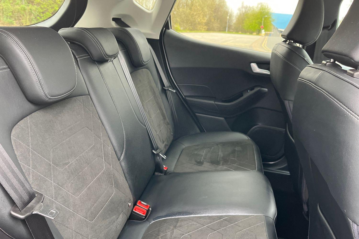 Ford FIESTA Photo 36