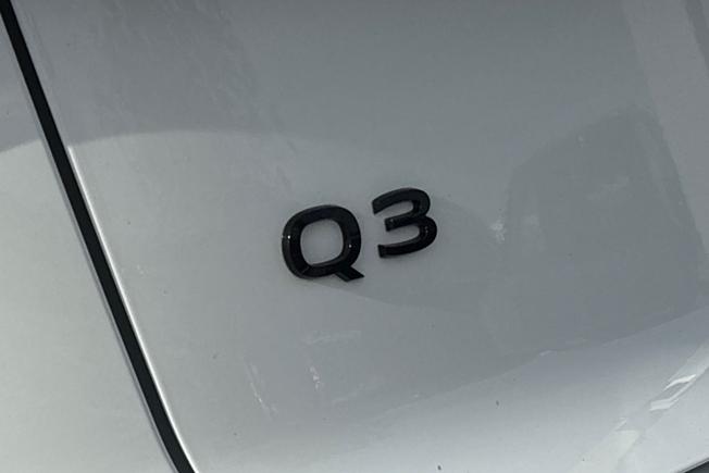 AUDI Q3 Photo 28