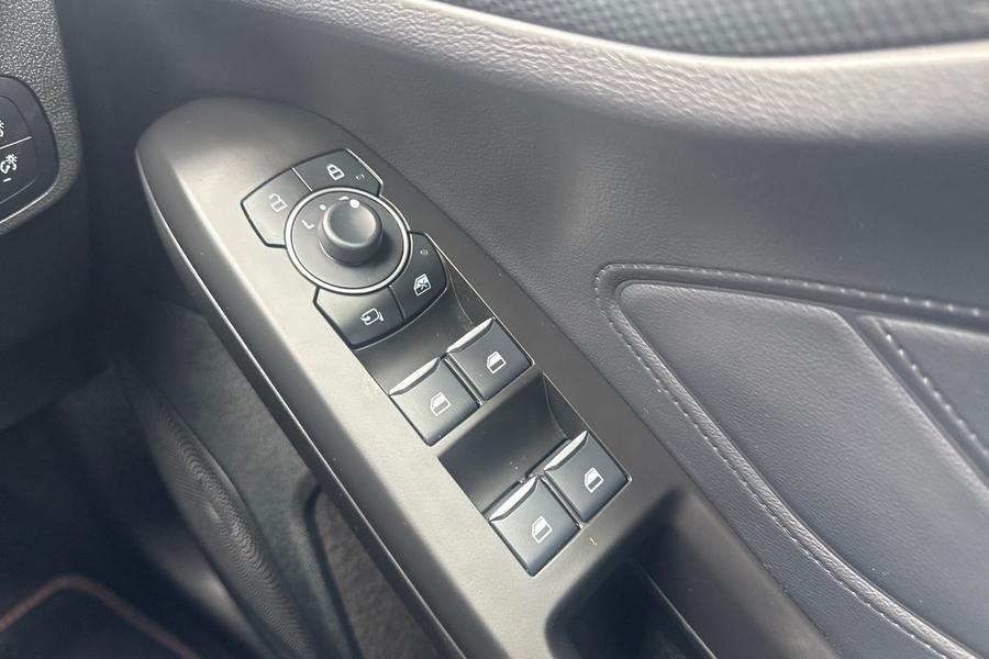 Ford FOCUS Photo autoimg-998f3997d432c75a239a3cd3d1dcef92c592c543.jpg