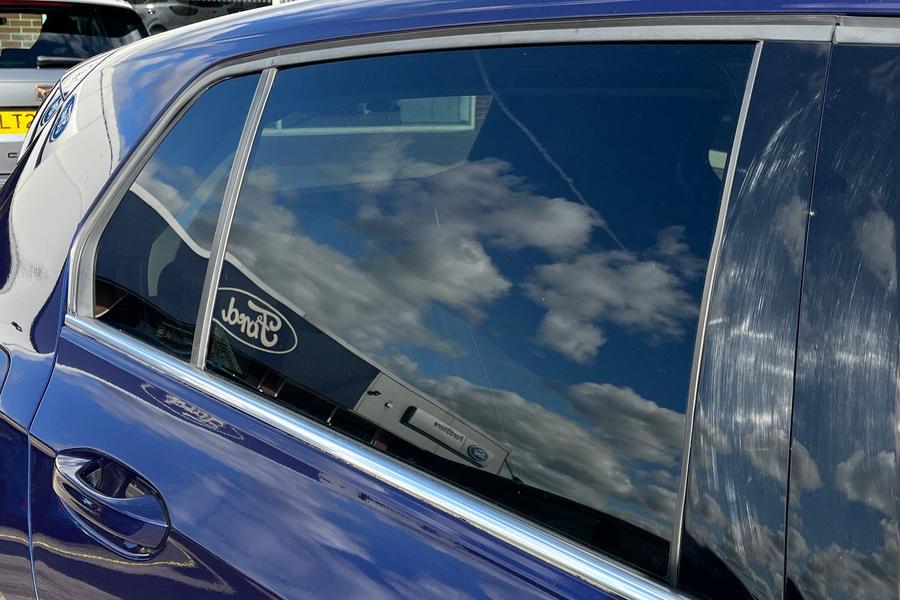 Volkswagen GOLF Photo autoimg-998f57545910409cb3c3a90605c08ccb7e8c0760.jpg