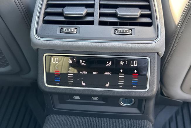 AUDI A6 Avant Photo 32