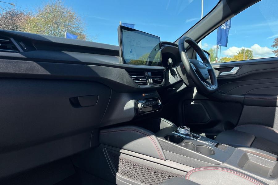 Ford Kuga Photo autoimg-9995afc09028a3b2a1a3a43408d7d38bdaf4217e.jpg