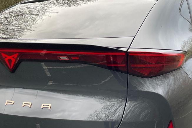 CUPRA Tavascan Photo 18