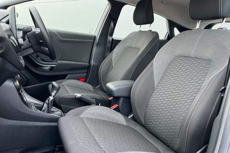 Ford PUMA Photo autoimg-99977e7624b177e321d4708cd5f419b2bd9f2011.jpg