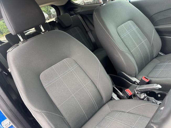 FORD Fiesta Photo 25